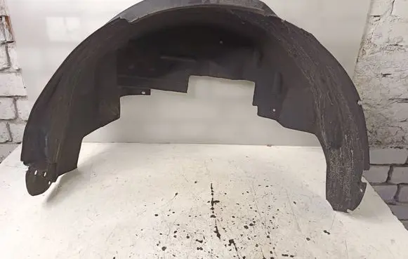 Rear arch fender liner splash guards