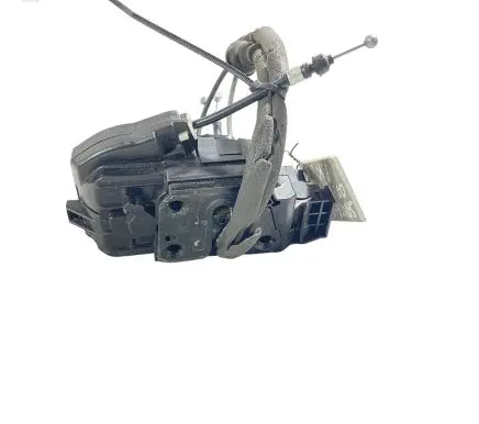 Hyundai Santa Fe Front door lock A045035
