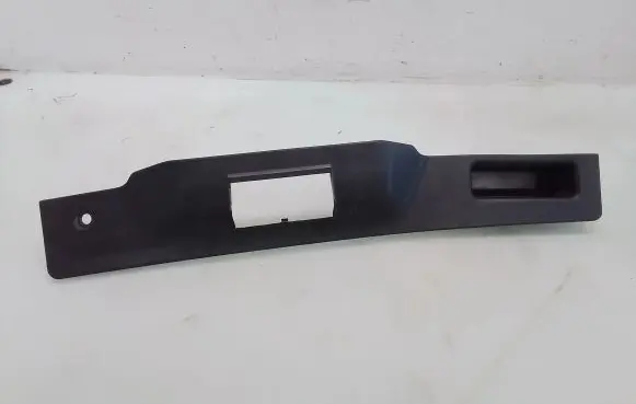Opel Astra H Tailgate/boot lid lock trim 332004790