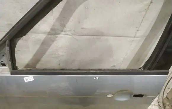Ford S-MAX Front door glass trim molding