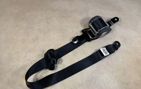 BMW X5 E70 Front seatbelt 72117161045