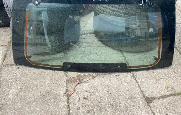 KIA Sportage Rear windscreen/windshield window 