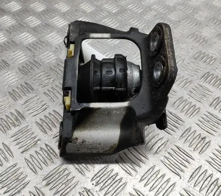 Volvo XC90 Engine mount bracket 32137496