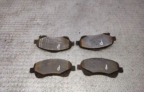 Toyota Avensis T250 Brake pads (front) 