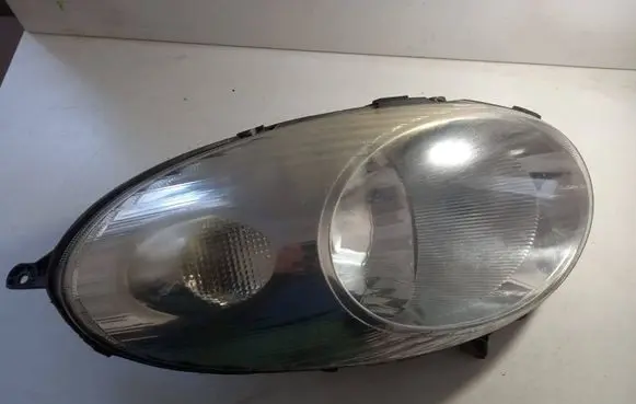 Nissan Micra Headlight/headlamp 26010BC500 89700075