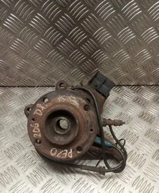 Peugeot 206 Front wheel hub