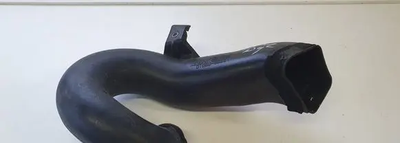 Toyota Avensis T270 Air intake duct part
