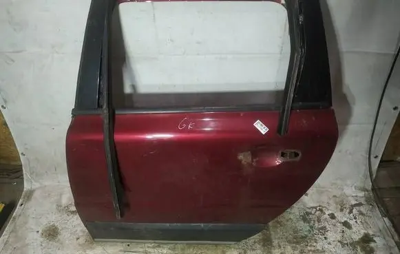 Volvo XC70 Rear door raudonos
