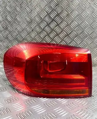 Volkswagen Tiguan Rear/tail lights 5N0945311D
