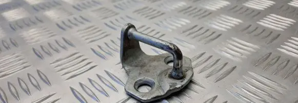 Land Rover Freelander Rear door lock loop/hook striker 