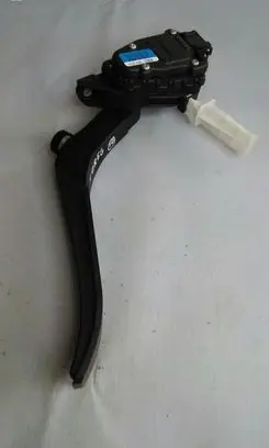 Volkswagen Touareg I Accelerator throttle pedal 7L6723507