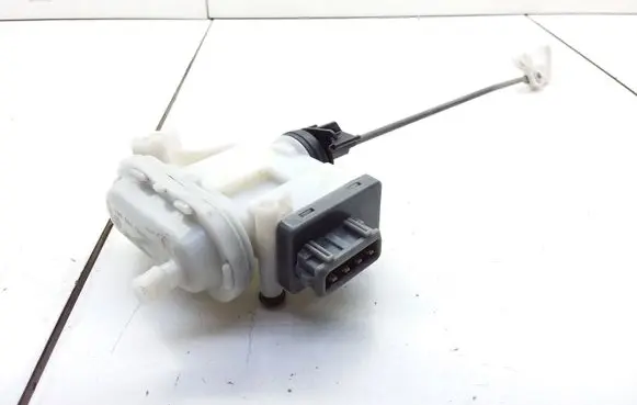 Volkswagen PASSAT B3 Central locking motor 3A0862153B