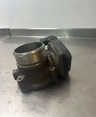 Skoda Octavia Mk2 (1Z) Throttle valve 06F133062Q A2C53390403