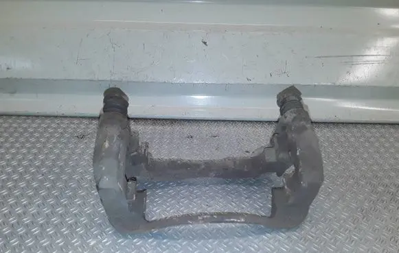 Nissan Qashqai Front Brake Caliper Pad/Carrier 