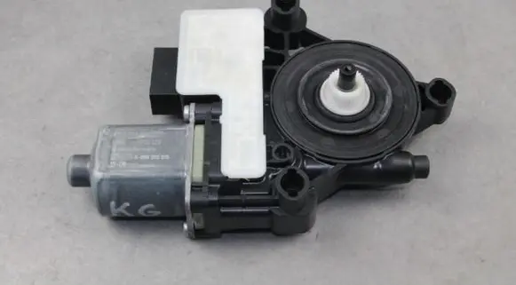 Seat Leon (5F) Rear door window regulator motor 5Q0959811A