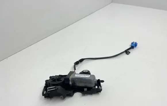 Mercedes-Benz C W205 Seat belt adjustment motor A2058600182 308362799AN