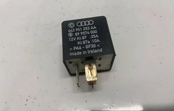 Audi A6 S6 C5 4B Other relay 443951253aa 899574000
