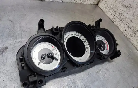 Mercedes-Benz C W204 Speedometer (instrument cluster) A2049004909
