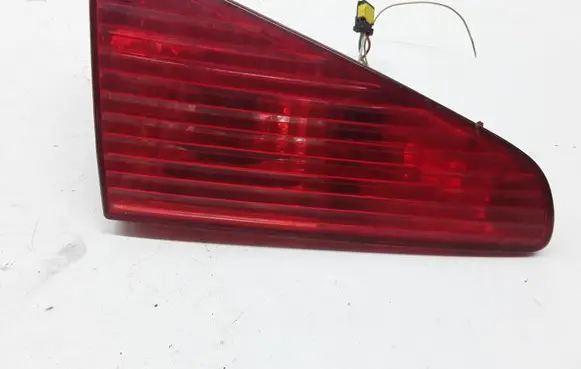 Peugeot 607 Tailgate rear/tail lights