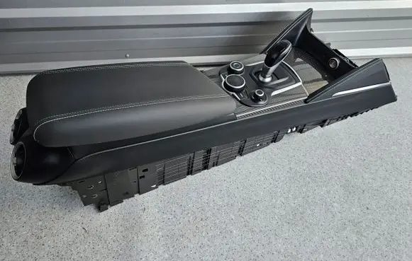 Alfa Romeo Stelvio Center console 