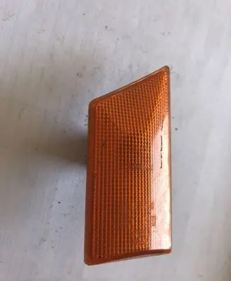 Front fender indicator light
