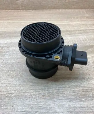 Volkswagen Polo Mass air flow meter 06A906461 0280217121