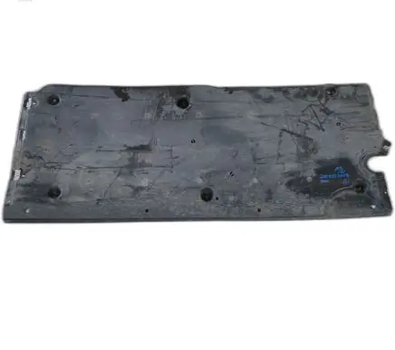 Volkswagen Polo VI Engine splash shield/under tray