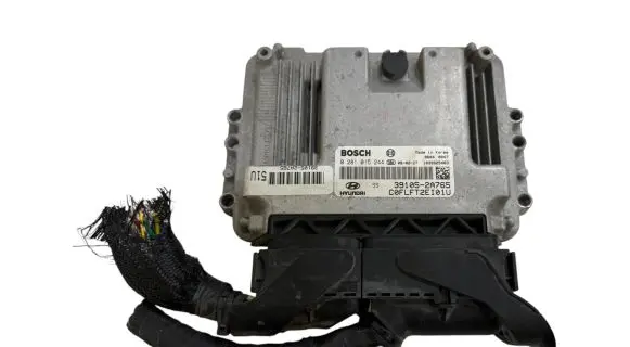 Hyundai i30 Engine control unit/module 391052A765 1039S25463 0281015244