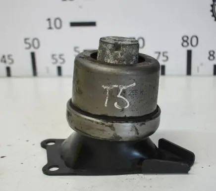Volkswagen Transporter - Caravelle T5 Engine mount bracket 7H0199256H