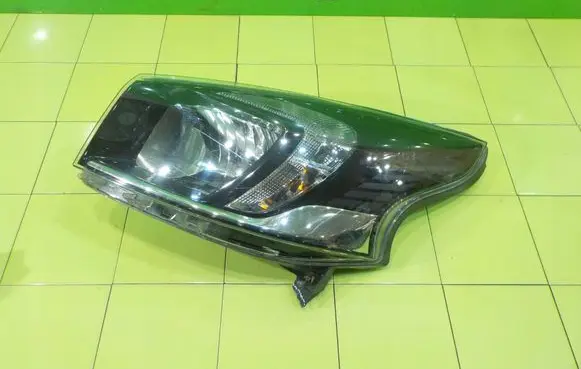 Renault Trafic III (X82) Headlight/headlamp 93867962