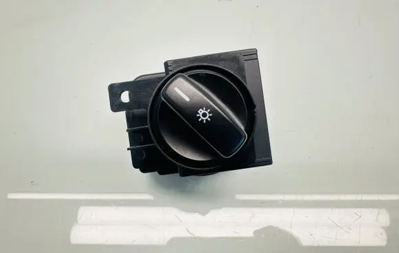 Mercedes-Benz B W245 Light switch 1695451004 0330691 32220101