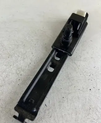 Toyota Land Cruiser (J120) Seat belt height adjuster F4075