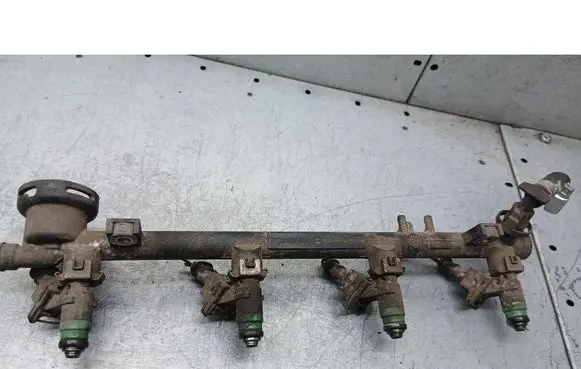 Renault Laguna II Fuel injector supply line/pipe 7700107405