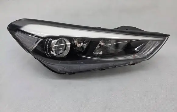 Hyundai Tucson TL Headlight/headlamp 92102-D7100 SP92102-D7100