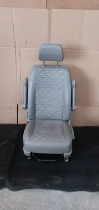Volkswagen Transporter - Caravelle T5 Front driver seat 7H0881303E