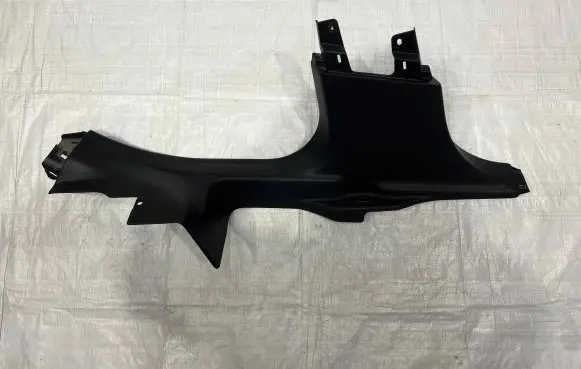 Maserati Levante (D)pillar trim (top) 670940378