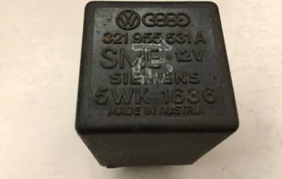Volkswagen PASSAT B3 Other relay 321955531A