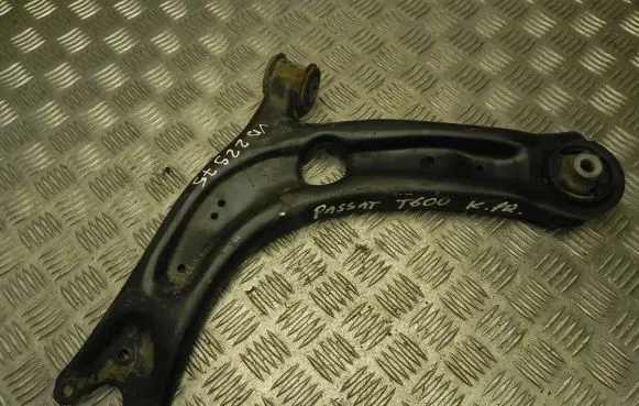 Volkswagen PASSAT B8 Rear upper control arm/wishbone 3Q0407153B