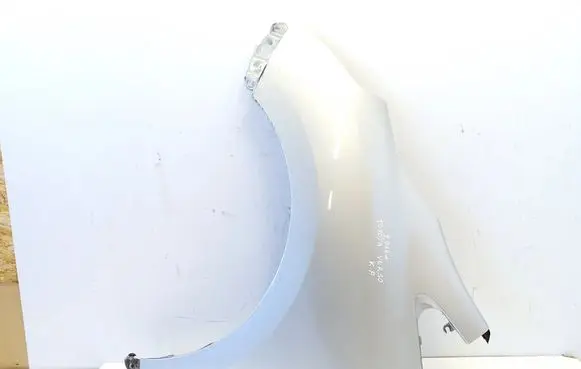 Toyota Verso-S Fender 