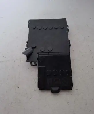 Volvo S90, V90 Fuse box cover 21246000002 E07928200