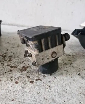 Skoda Octavia Mk2 (1Z) ABS Pump 1K0907379AC