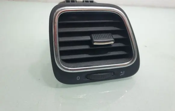 Volkswagen Scirocco Dashboard side air vent grill/cover trim 1Q0819710B