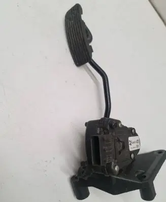 Opel Combo C Accelerator throttle pedal 9129857 6PV00811100