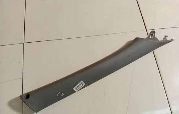 KIA Sorento (C) pillar trim 858113E000