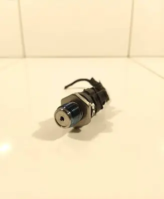 Fuel pressure sensor