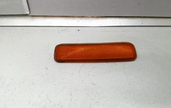 Chrysler Pacifica Front reflector 04857673AA