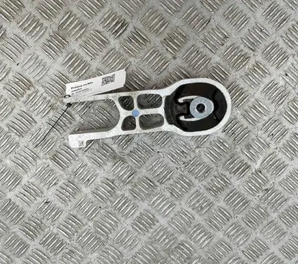 Jeep Avenger Engine mount bracket 9826527880