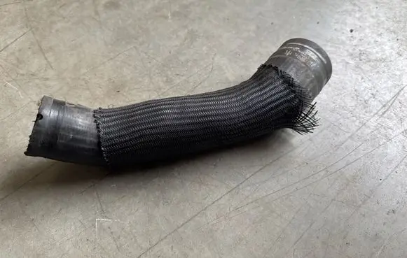 Maserati Ghibli Intercooler hose/pipe 670003622