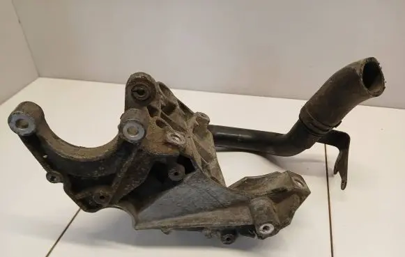 Audi Q7 4L A/C compressor mount bracket 059245169aa