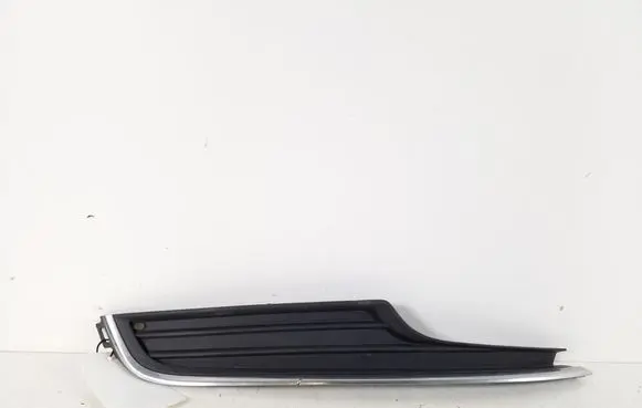 Volkswagen Golf VII Front bumper lower grill 5G0853666A